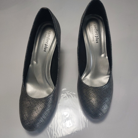 Comfort Plus by predictions Women's Silver Heels Size 10M - Picture 4 of 14
